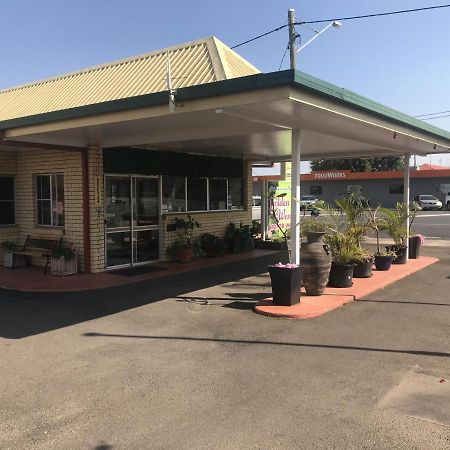 Golden West Motor Inn Miles Exterior foto